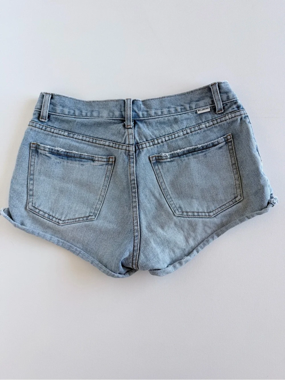 Billabong Distressed Denim Cutoff Shorts 26 Light Wash Cheeky 100% Cotton